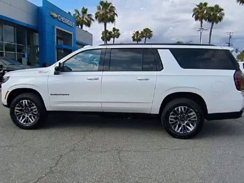 Used 2025 Chevrolet Suburban Z71 AWD/4WD image 5