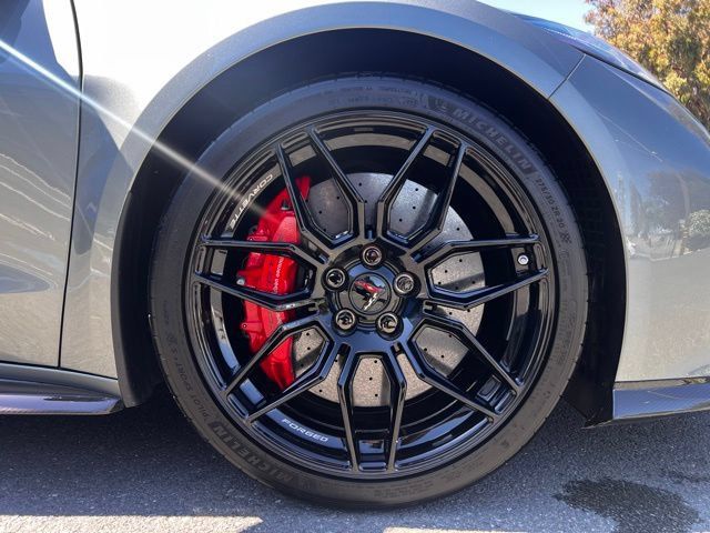 Used 2024 Chevrolet Corvette Z06 RWD image 4