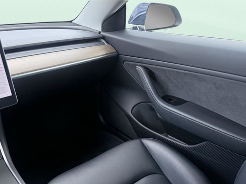 Used 2019 Tesla Model 3 Standard Range RWD image 48