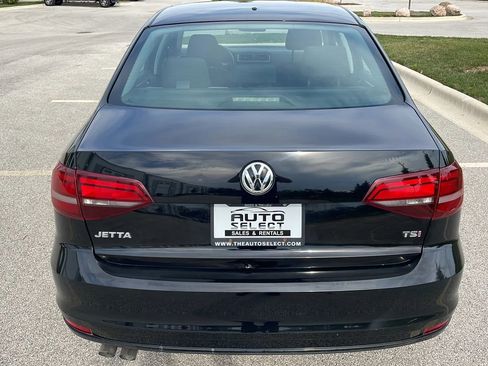 Used 2017 Volkswagen Jetta S image 2