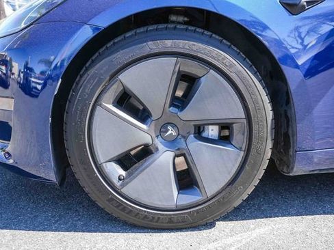 Used 2021 Tesla Model 3 Standard Range Plus image 12