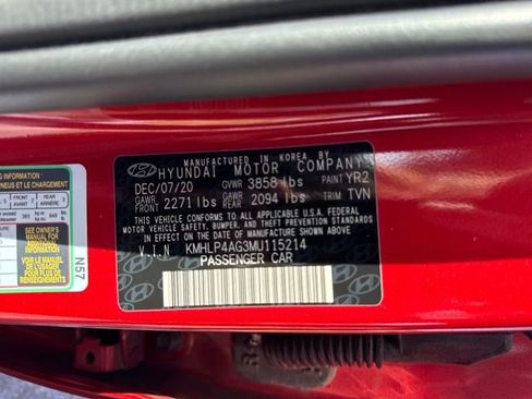 Used 2021 Hyundai Elantra Limited image 22