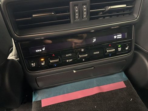 New 2026 Lexus LX 700h Luxury image 7