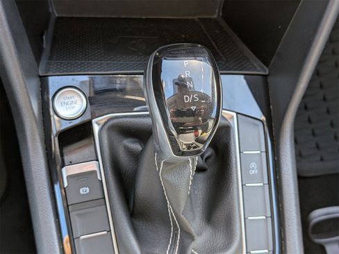 Used 2022 Volkswagen Taos SEL image 26