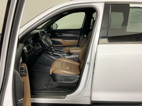 Used 2022 Kia Telluride SX w/ SX Prestige Package AWD/4WD image 21