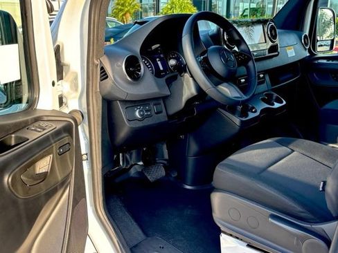 Used 2026 Mercedes-Benz Sprinter 2500 image 37