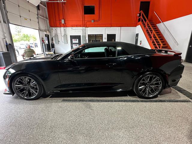 Used 2022 Chevrolet Camaro ZL1 RWD image 4