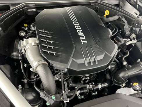 Used 2025 Genesis G70 3.3T Advanced w/ Sport Prestige Package image 37