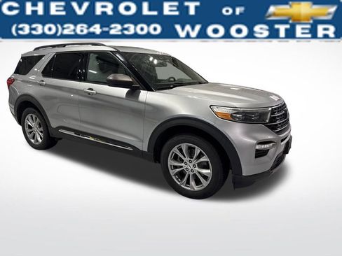 Used 2020 Ford Explorer XLT w/ Equipment Group 202A image 8