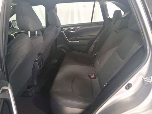 Used 2022 Toyota RAV4 SE AWD/4WD image 16