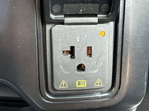 Used 2024 Ford F450 Platinum w/ FX4 Off-Road Package image 25