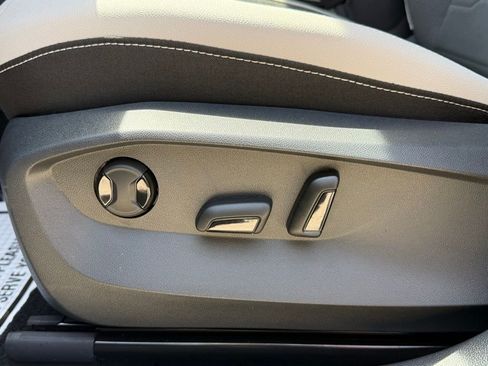 New 2026 Volkswagen Taos SE AWD/4WD image 24