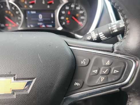 Used 2020 Chevrolet Equinox LT w/ Driver Convenience Package image 16