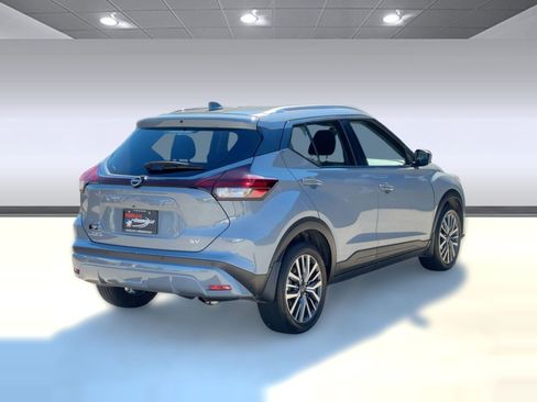 Used 2024 Nissan Kicks SV image 9