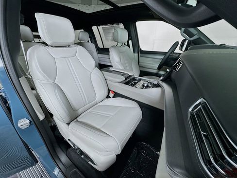 New 2026 Jeep Grand Wagoneer L Limited AWD/4WD image 31