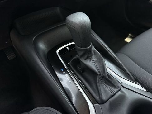 Used 2025 Toyota Corolla LE FWD image 20