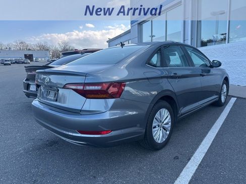 Used 2019 Volkswagen Jetta S image 3