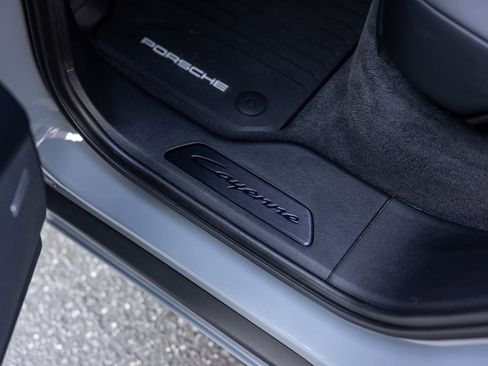Certified 2025 Porsche Cayenne GTS AWD/4WD image 52