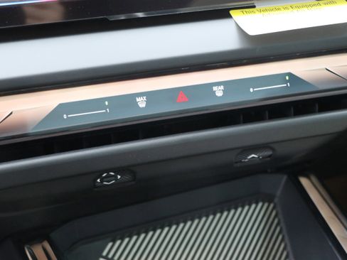 Used 2025 BMW X3 xDrive30i w/ Premium Package image 23