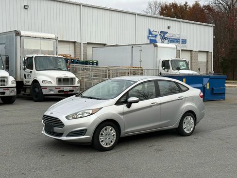 Used 2017 Ford Fiesta S image 5