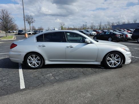 Used 2013 Hyundai Genesis 3.8 w/ Premium Pkg image 19