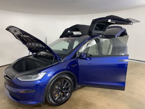 Used 2024 Tesla Model X Base image 14