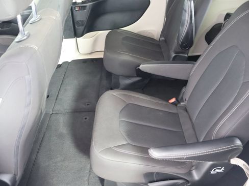 Used 2023 Chrysler Voyager LX FWD image 44