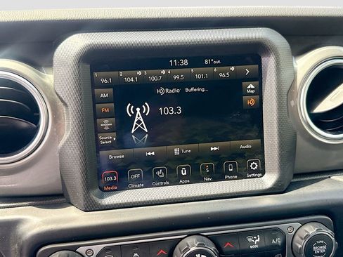 Used 2022 Jeep Wrangler Unlimited Sahara w/ LED Lighting Group AWD/4WD image 16