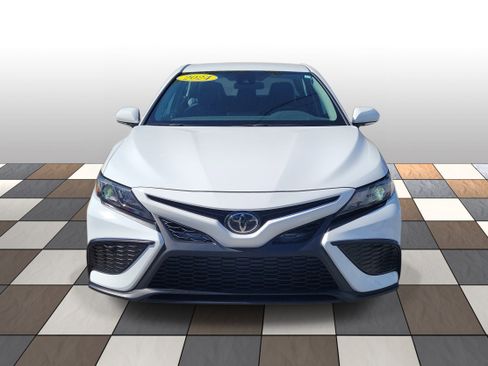 Used 2024 Toyota Camry SE w/ Cold Weather Package AWD/4WD image 2