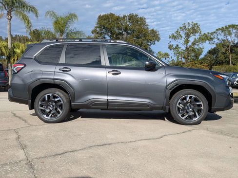 New 2025 Subaru Forester Premium image 3
