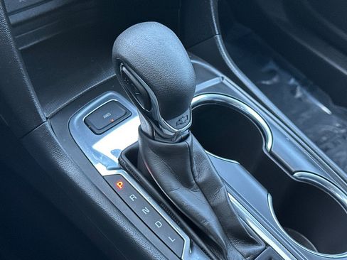 Used 2024 Chevrolet Equinox LT image 33