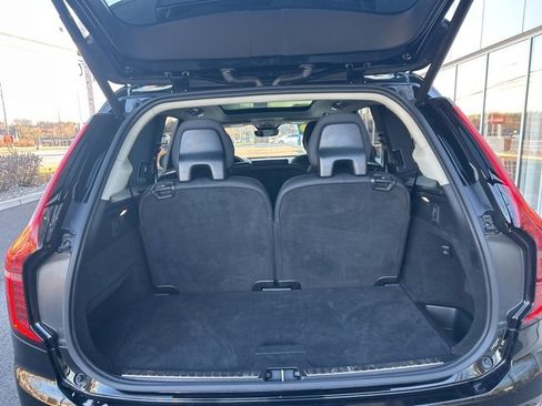 Used 2025 Volvo XC90 B6 Plus image 11