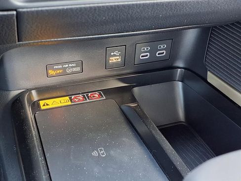 Used 2026 Toyota Camry SE image 10