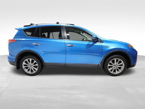 Used 2017 Toyota RAV4 Limited image 4