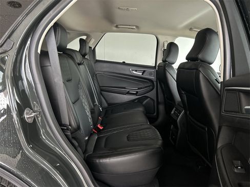 Used 2024 Ford Edge Titanium image 36