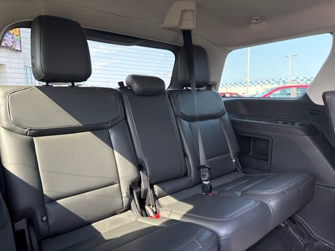 Used 2025 Ford Expedition Active AWD/4WD image 18