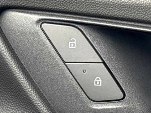 New 2026 Chevrolet Equinox LT w/ Convenience Package II image 33