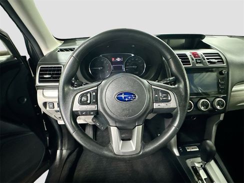 Used 2017 Subaru Forester 2.5i Premium image 7