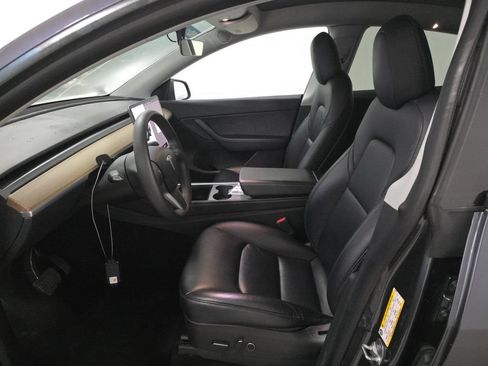 Used 2021 Tesla Model Y Long Range AWD/4WD image 3