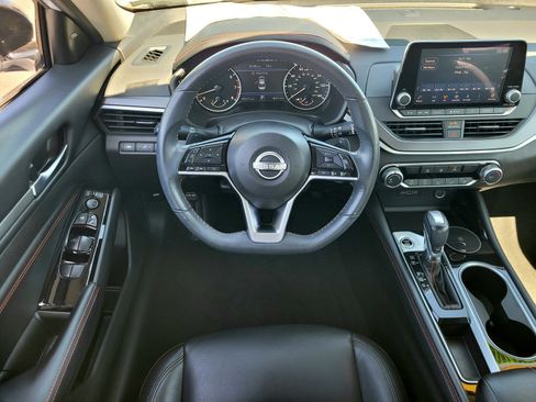 Certified 2023 Nissan Altima 2.5 SR FWD image 7