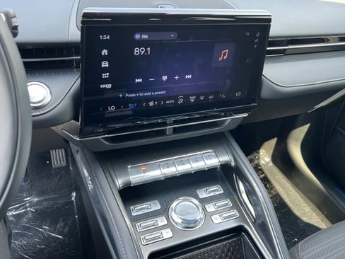 New 2025 Lincoln Nautilus Reserve w/ Jet Appearance Package image 18