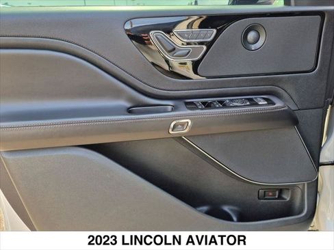 Certified 2023 Lincoln Aviator Reserve AWD/4WD image 10