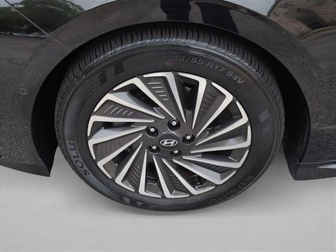 Certified 2025 Hyundai Sonata Limited FWD image 26
