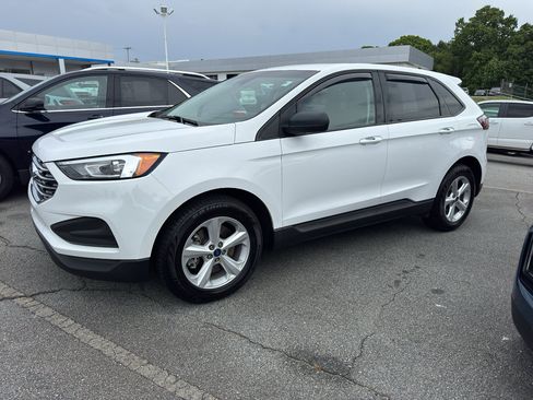 Used 2020 Ford Edge SE AWD/4WD image 3