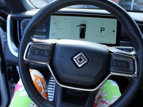 Used 2023 Rivian R1T Adventure image 15