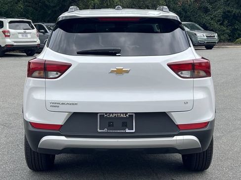 Used 2025 Chevrolet TrailBlazer LT AWD/4WD image 12
