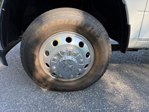 Used 2024 RAM 3500 Laramie AWD/4WD image 27
