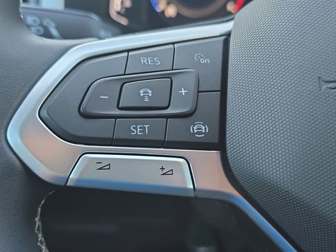 Used 2023 Volkswagen Atlas SE image 18