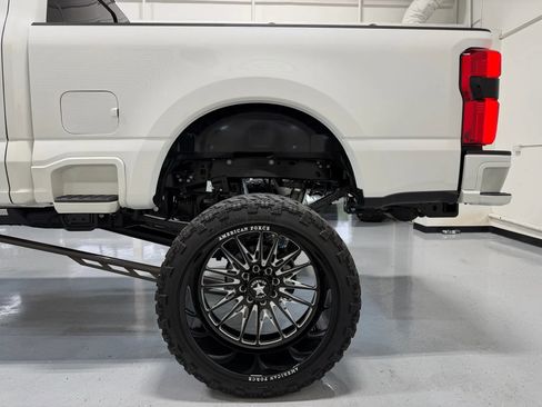 Used 2024 Ford F250 Limited image 9