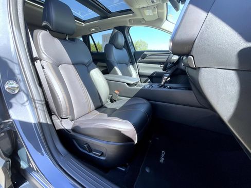Used 2025 MAZDA CX-50 AWD 2.5 S w/ Premium Plus Pkg image 16